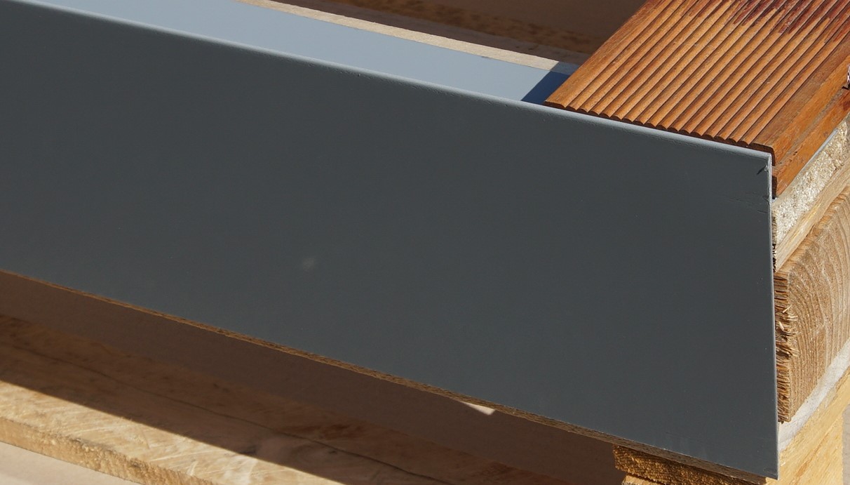 Ukončovací profil pro dřevěné nebo WPC terasy 170 mm, 2,0m